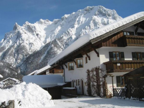 Ferienwohnung Adolf Hornsteiner Mittenwald